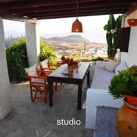 Anastasia'S Windmill & Studio Holiday home